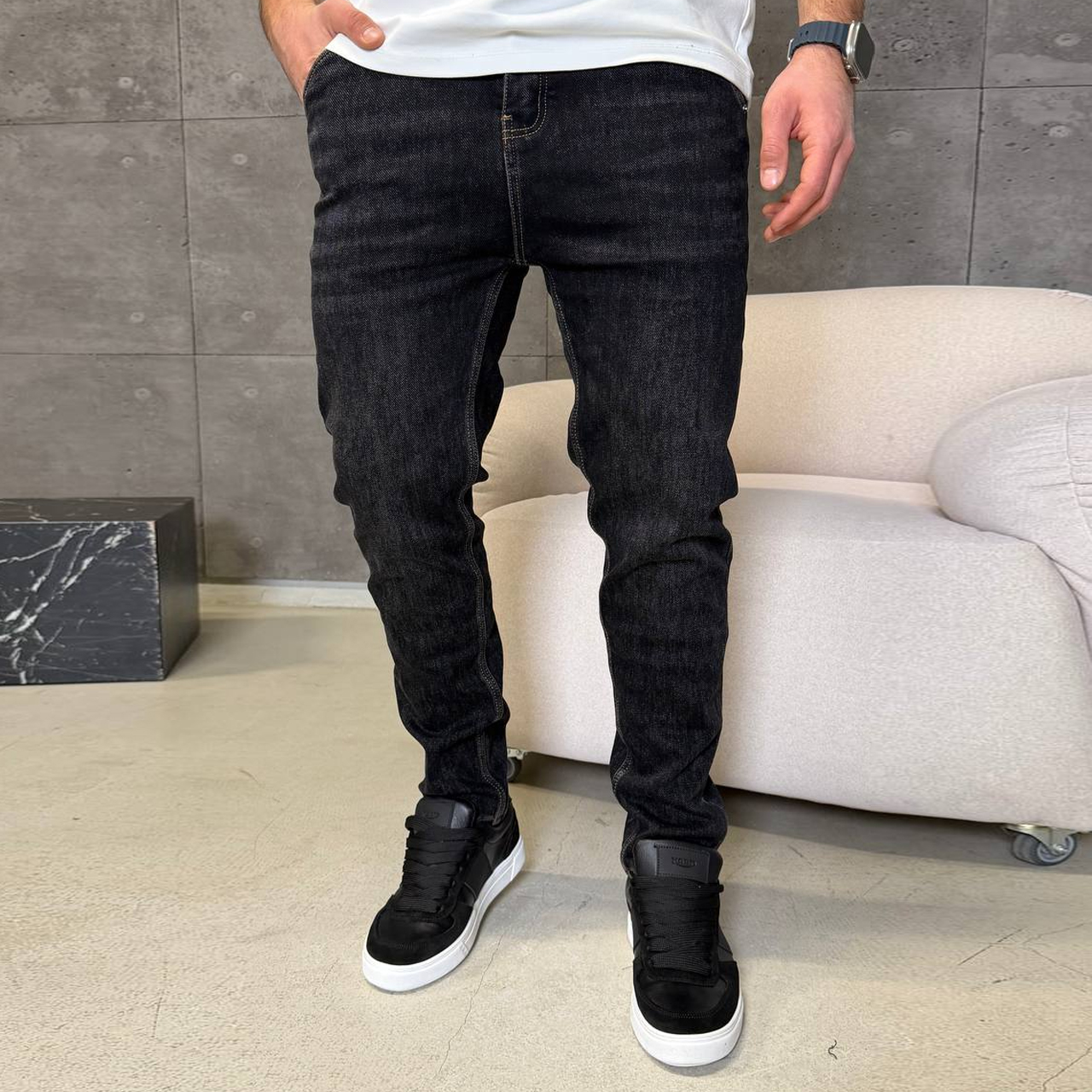 Джинси Slim Mom чорні з потертостями фліс