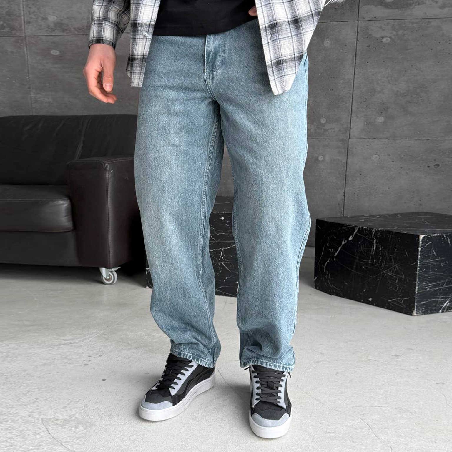 Джинси прямі сіро-блакитні з потертістю 3222