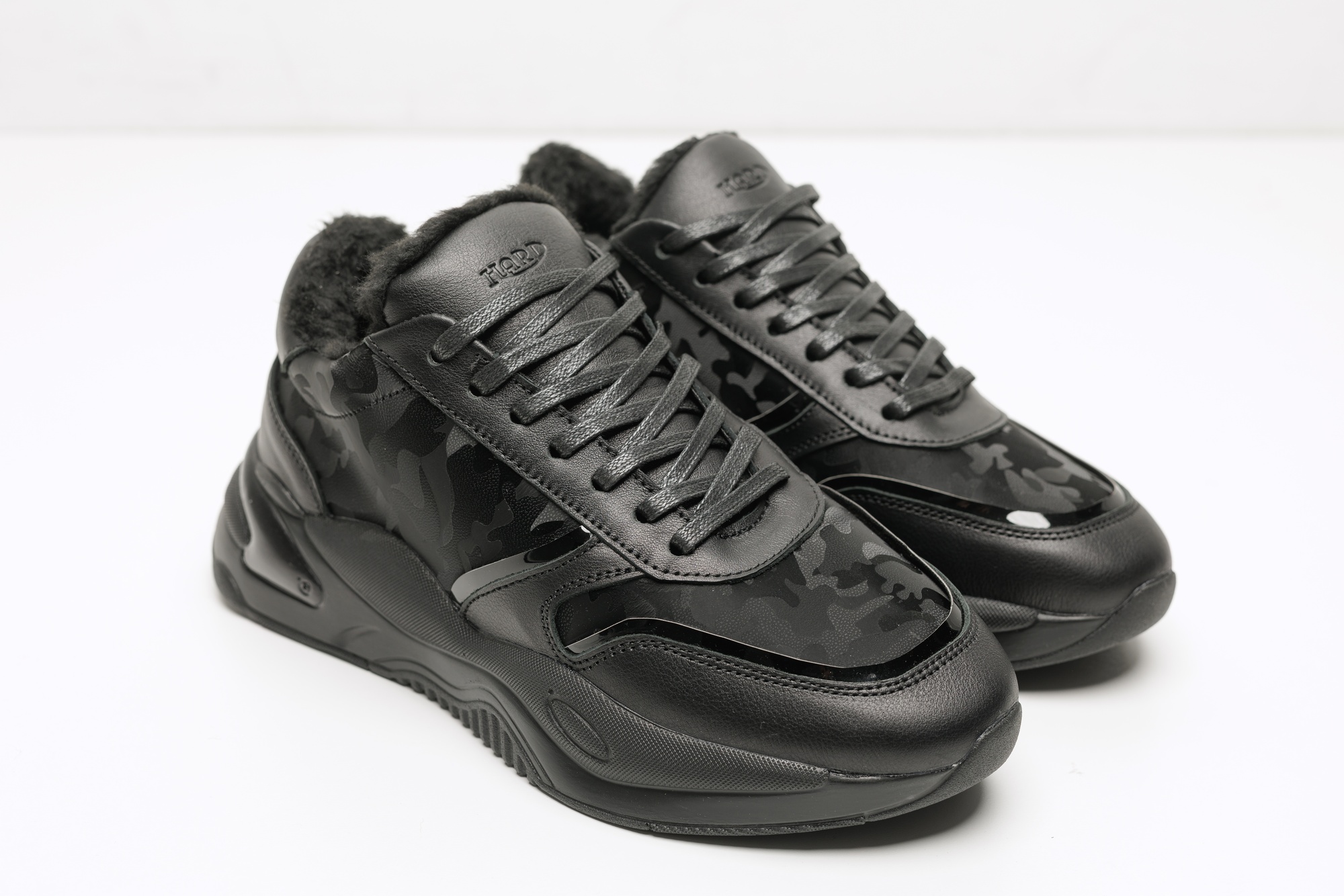 Кросівки HARD мілітарі хутро чорні 11011