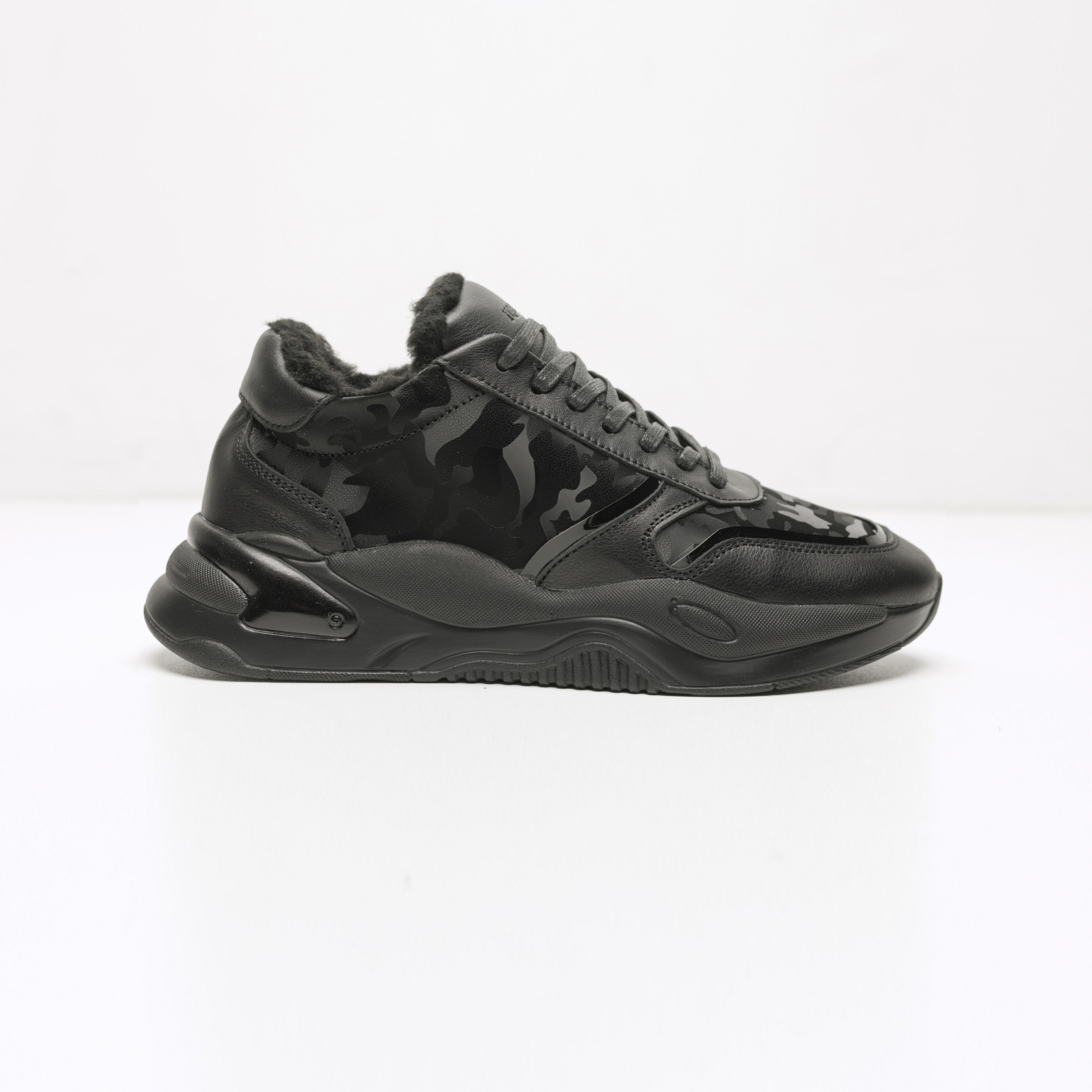 Кросівки HARD мілітарі хутро чорні 11011