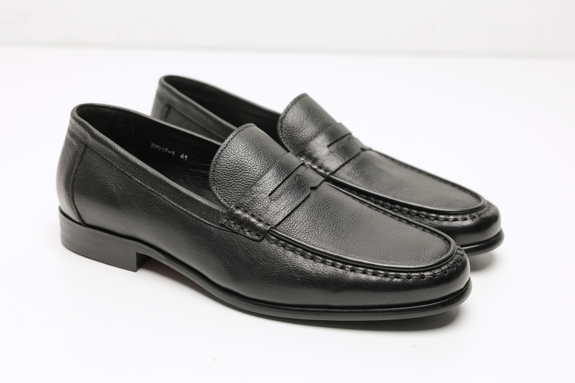 Туфлі HARD з пряжкою шкіра чорні 9017-1