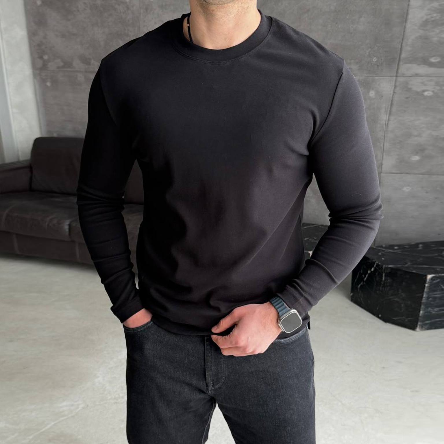 Футболка з довгим рукавом чорна 732-1