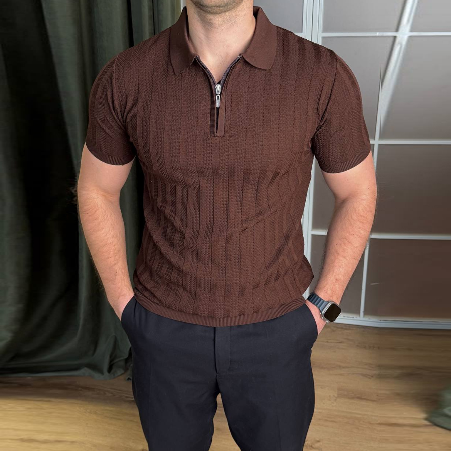 Футболка з коміром текстурна коричнева 7458-4