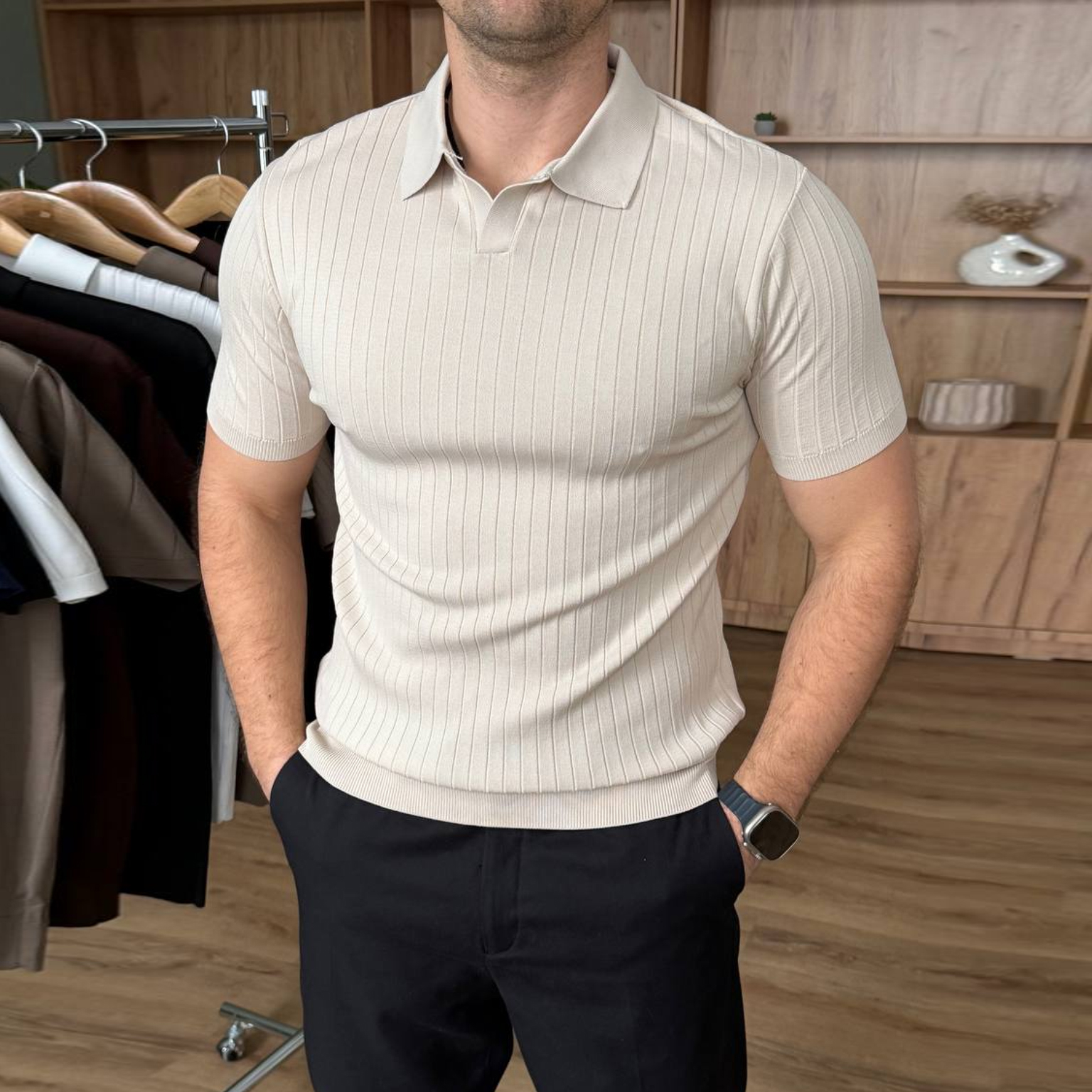 Футболка з коміром в рубчик молочна 7461-2