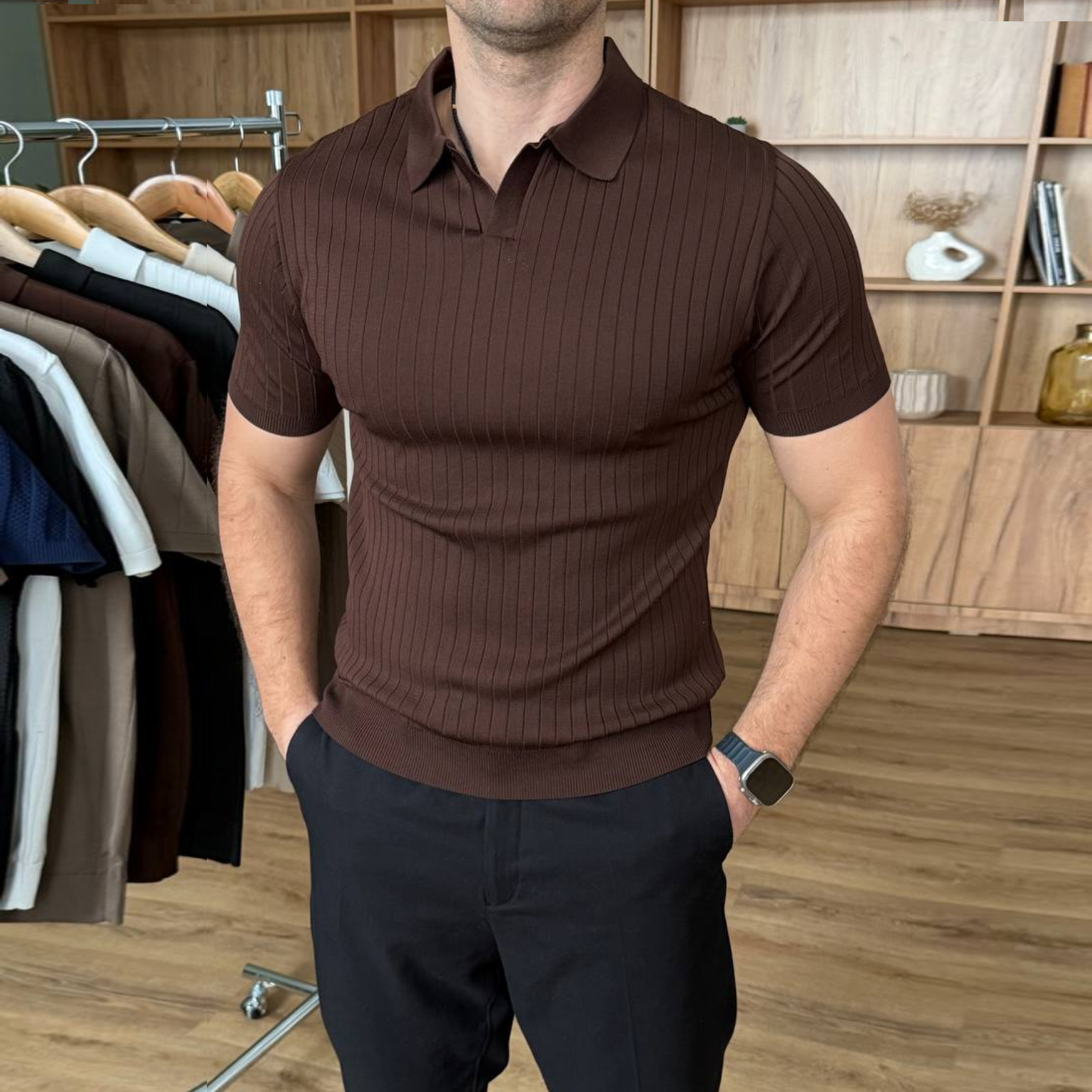 Футболка з коміром в рубчик коричнева 7461-1