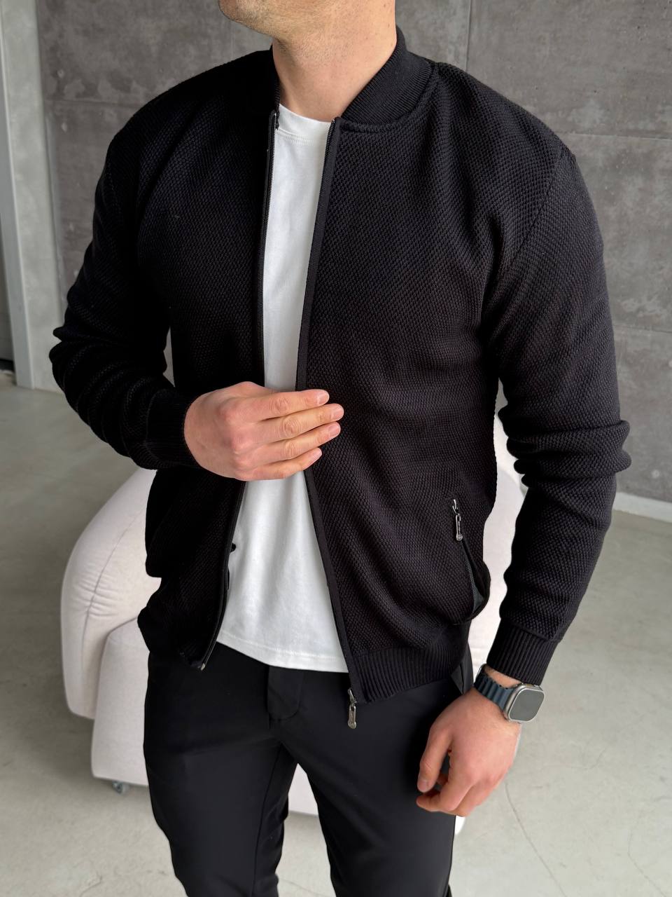 Кофта бомбер на змійці чорна 72101-2