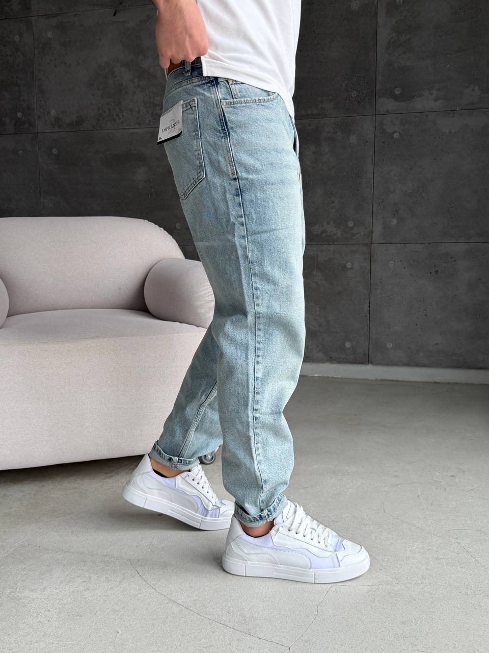 Джинси з потертітсю, світло-блакитні 3250-1