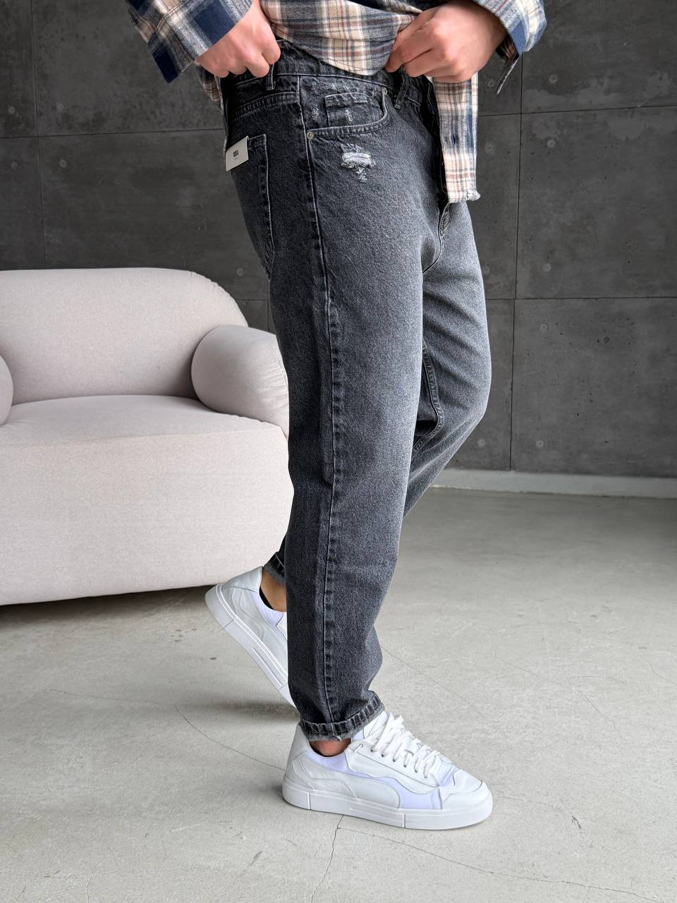 Джинси з легкою потертістю сірі 2509